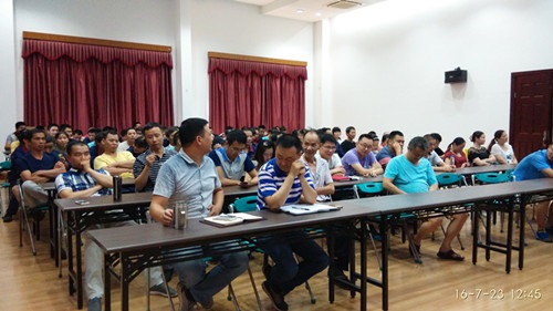 全体员工参加公司召开的产品质量安全问题大会 全体员工参加公司召开的产品质量安全问题大会